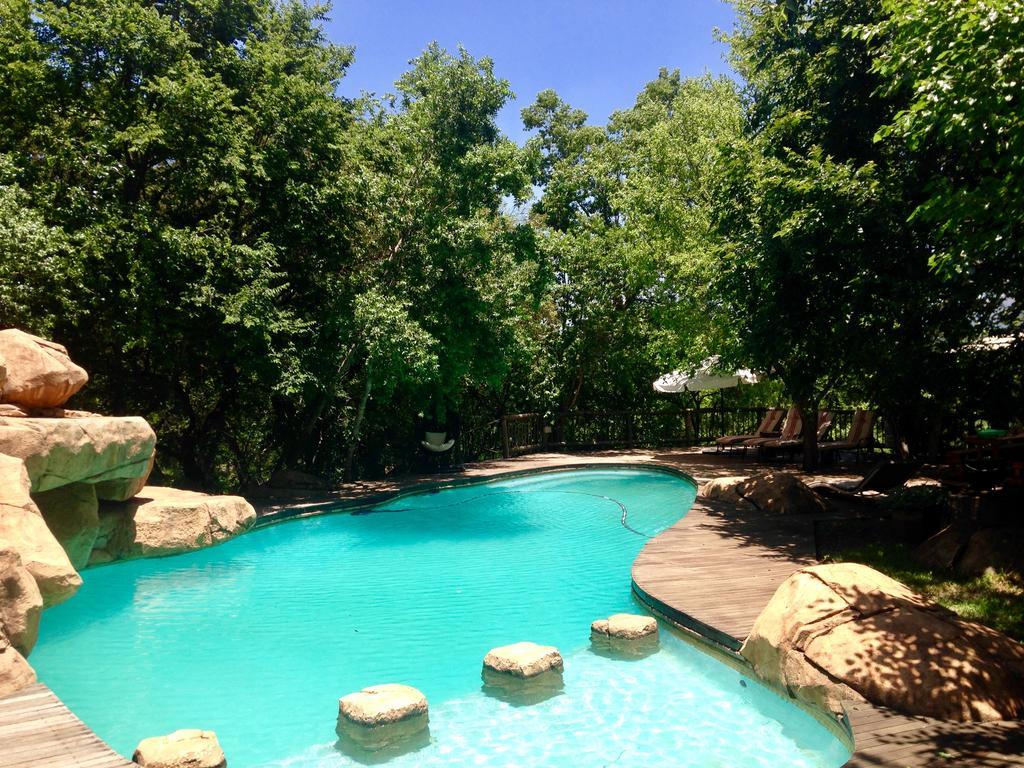 Iris Retreat & Island Day Spa Hartbeespoort Bagian luar foto