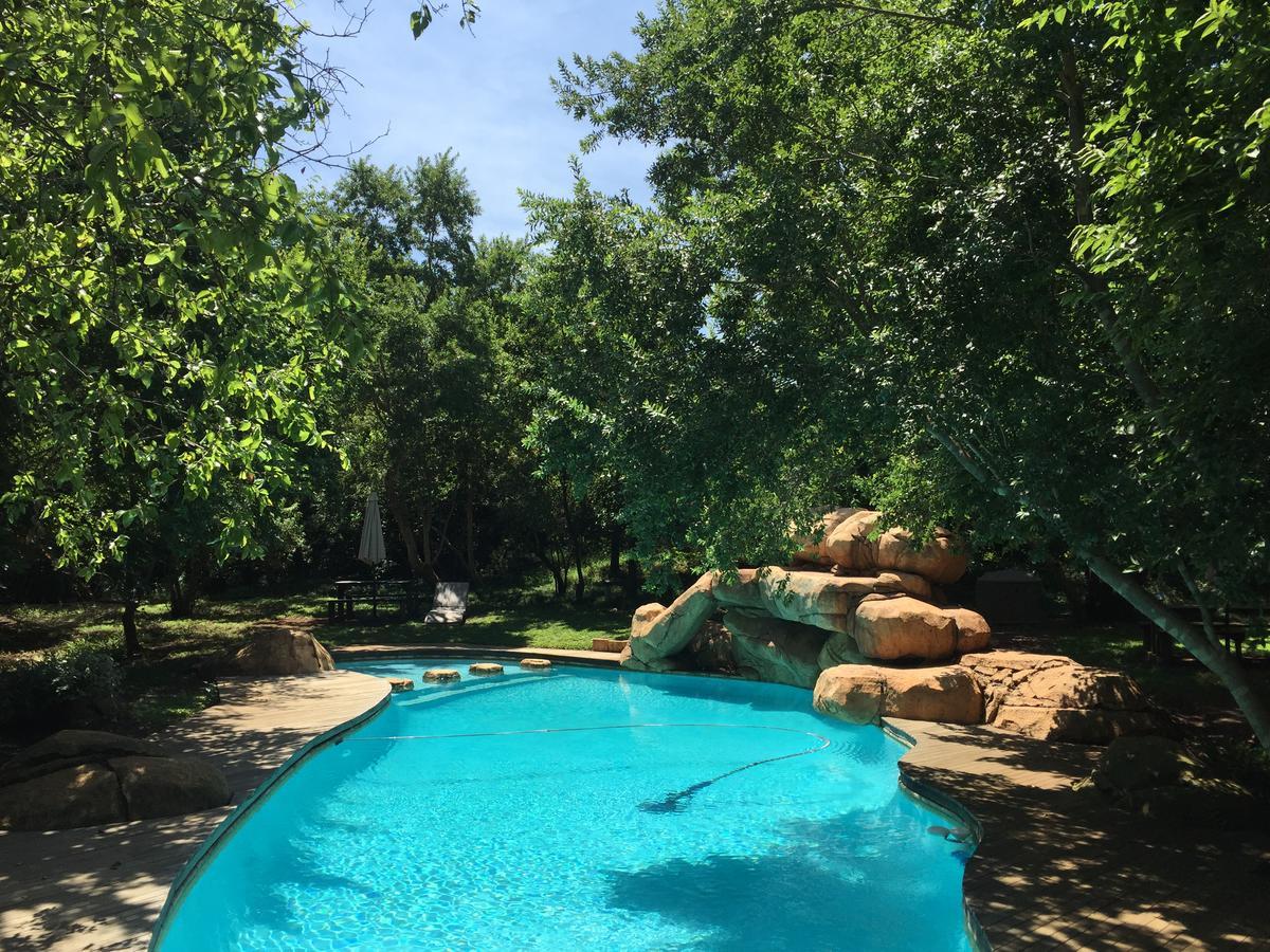 Iris Retreat & Island Day Spa Hartbeespoort Bagian luar foto